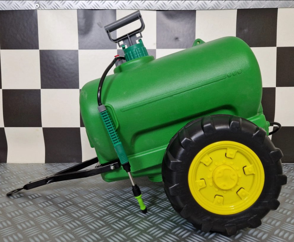 Otroški traktor na akumulator s cisterno